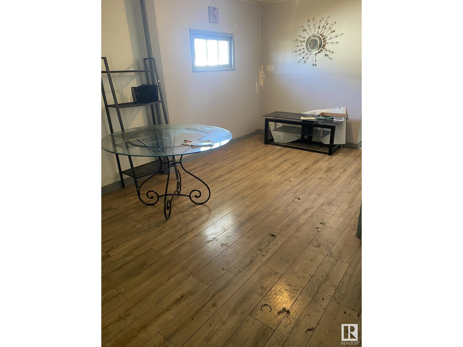 Property at 15913 100A AV NW image 3