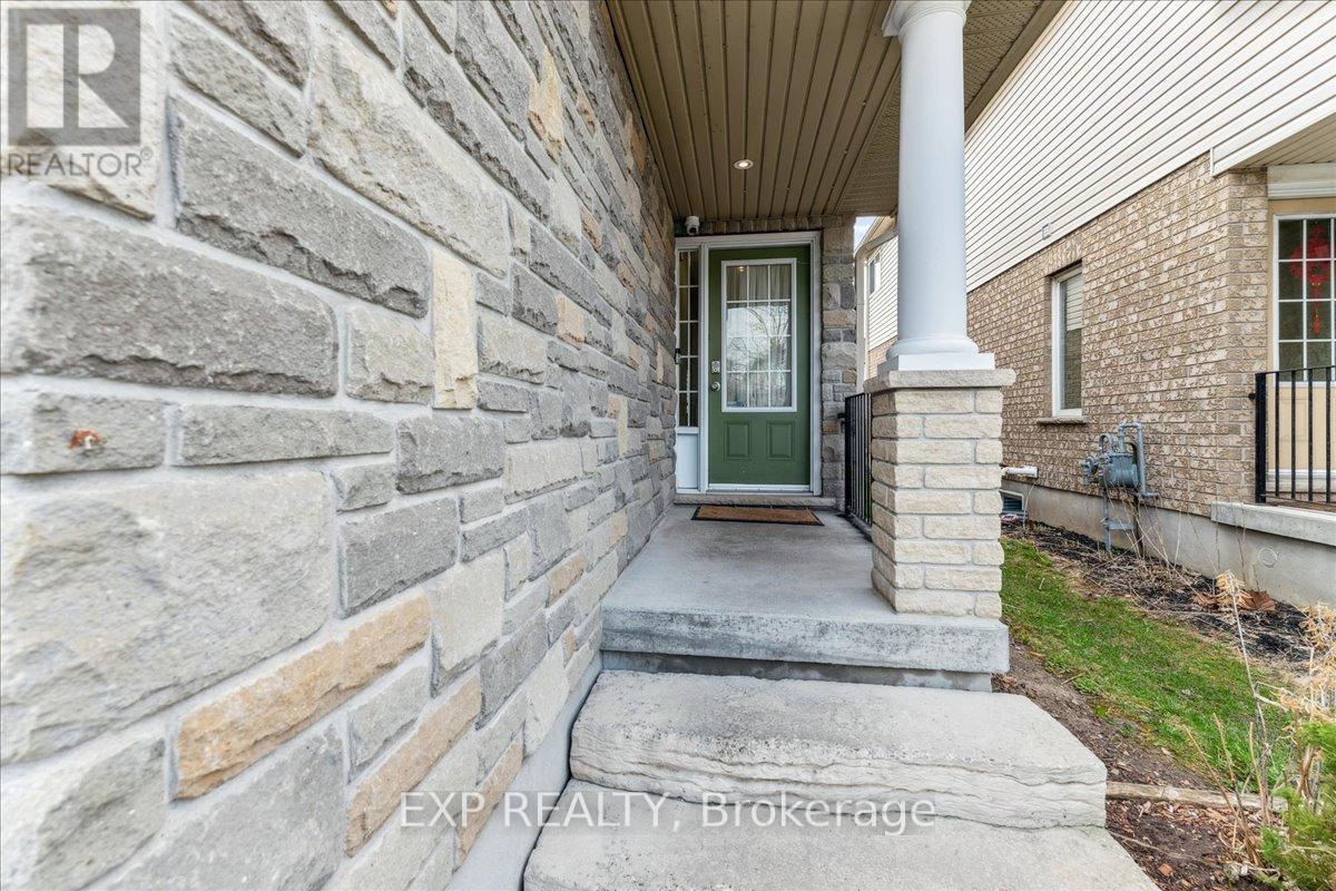 Property at 409 TEALBY CRESCENT image 4