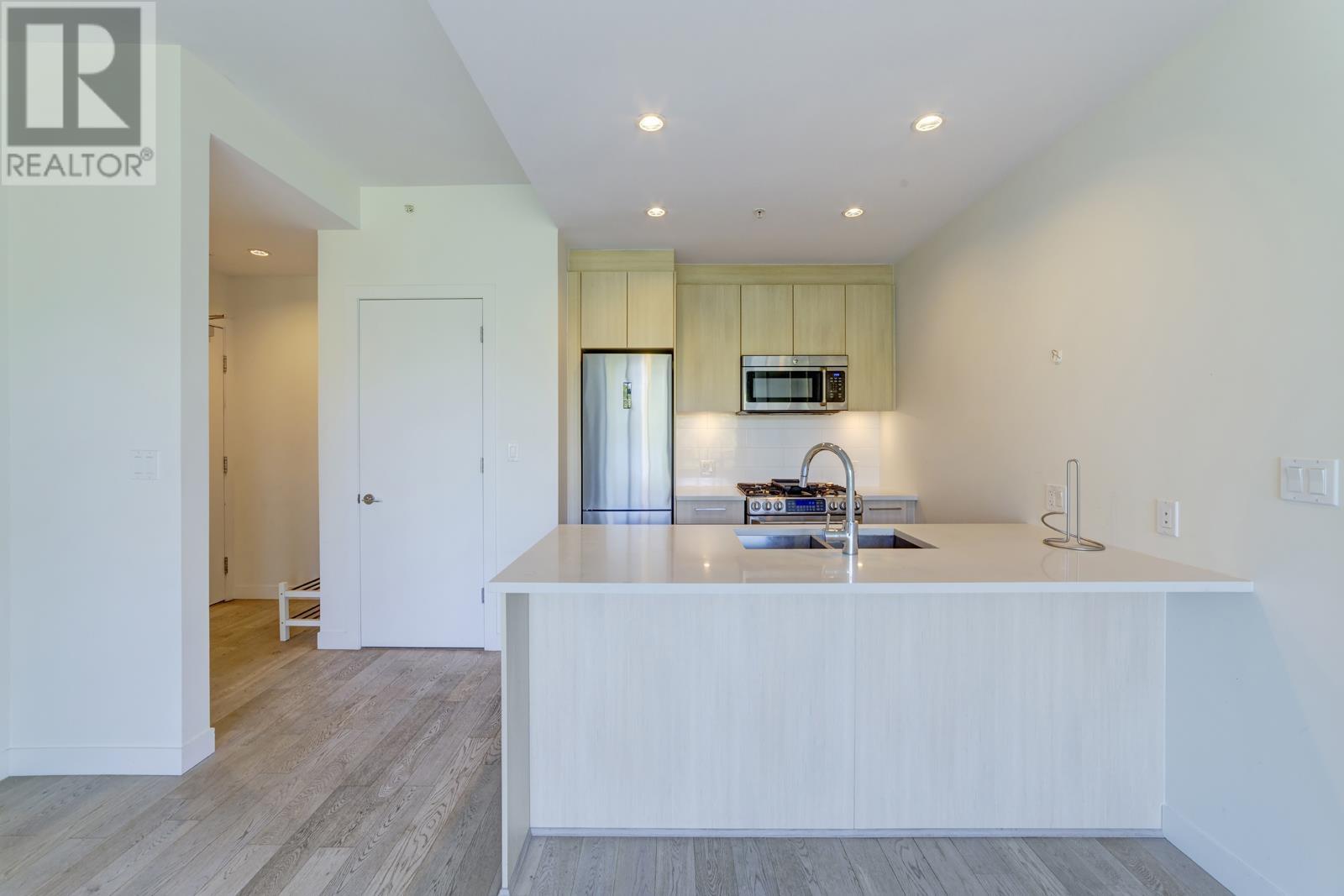 106 9060 UNIVERSITY CRESCENT, burnaby, British Columbia V5A0E1