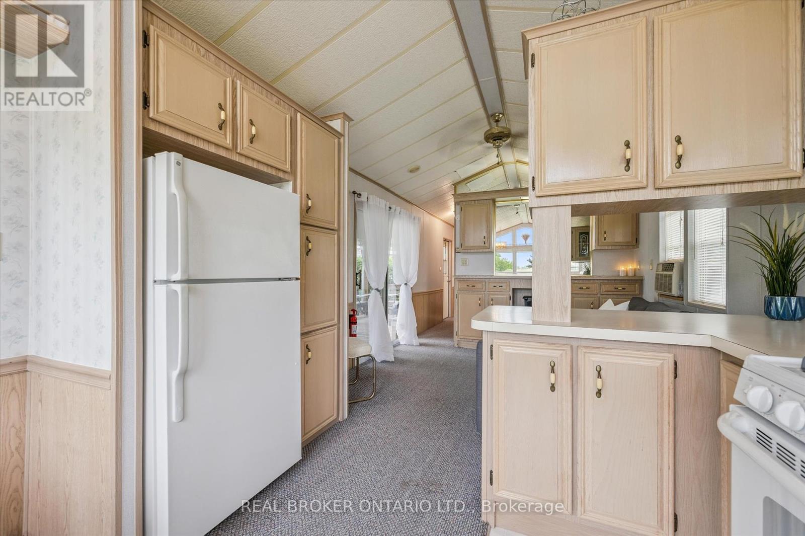 2 Elm Place, Centre Wellington, Ontario  N1M 2W5 - Photo 12 - X12234352