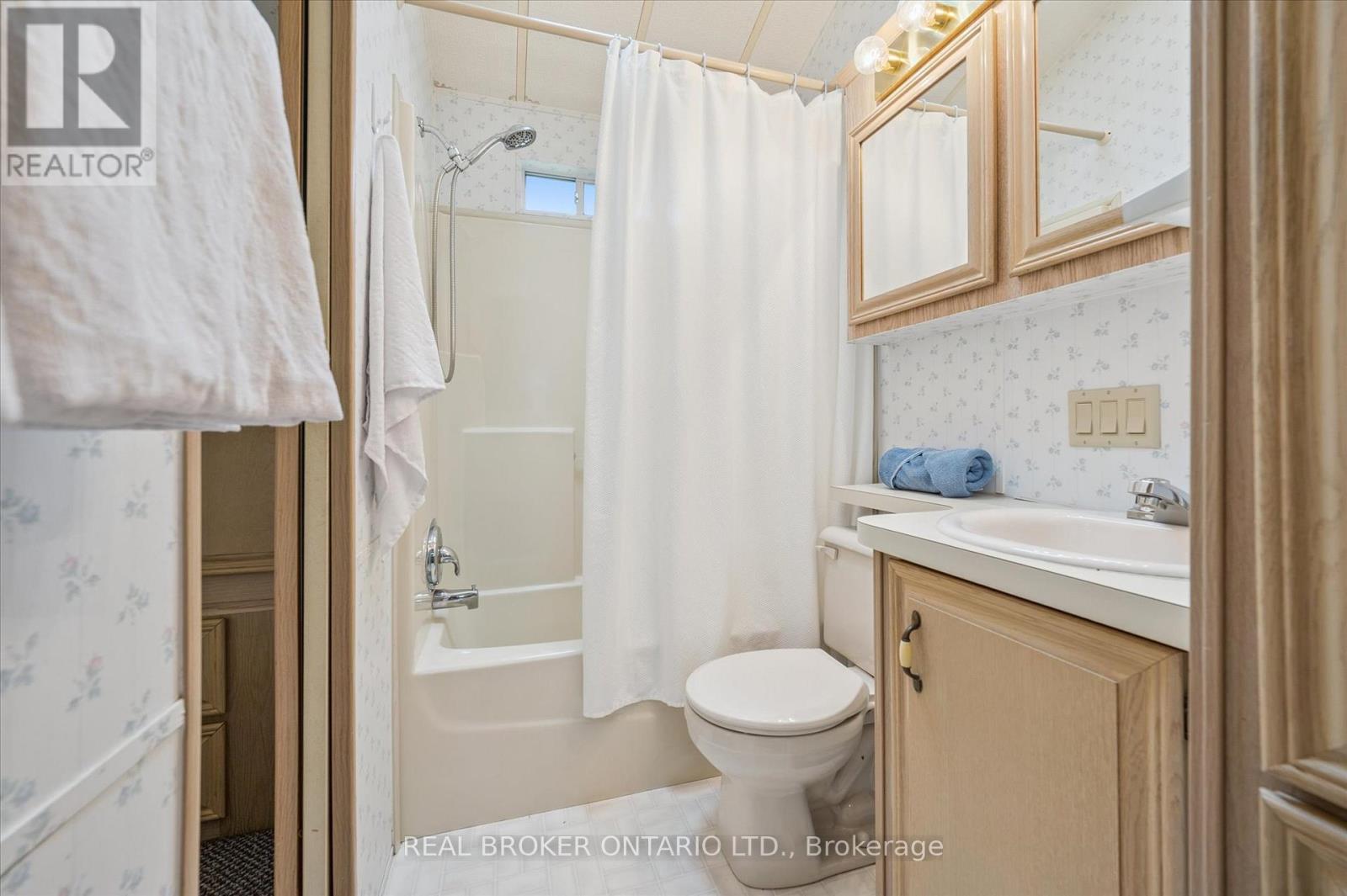 2 Elm Place, Centre Wellington, Ontario  N1M 2W5 - Photo 16 - X12234352