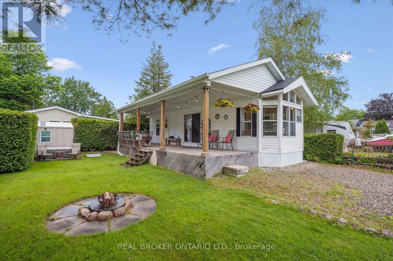 2 Elm Place, Centre Wellington, Ontario  N1M 2W5 - Photo 3 - X12234352