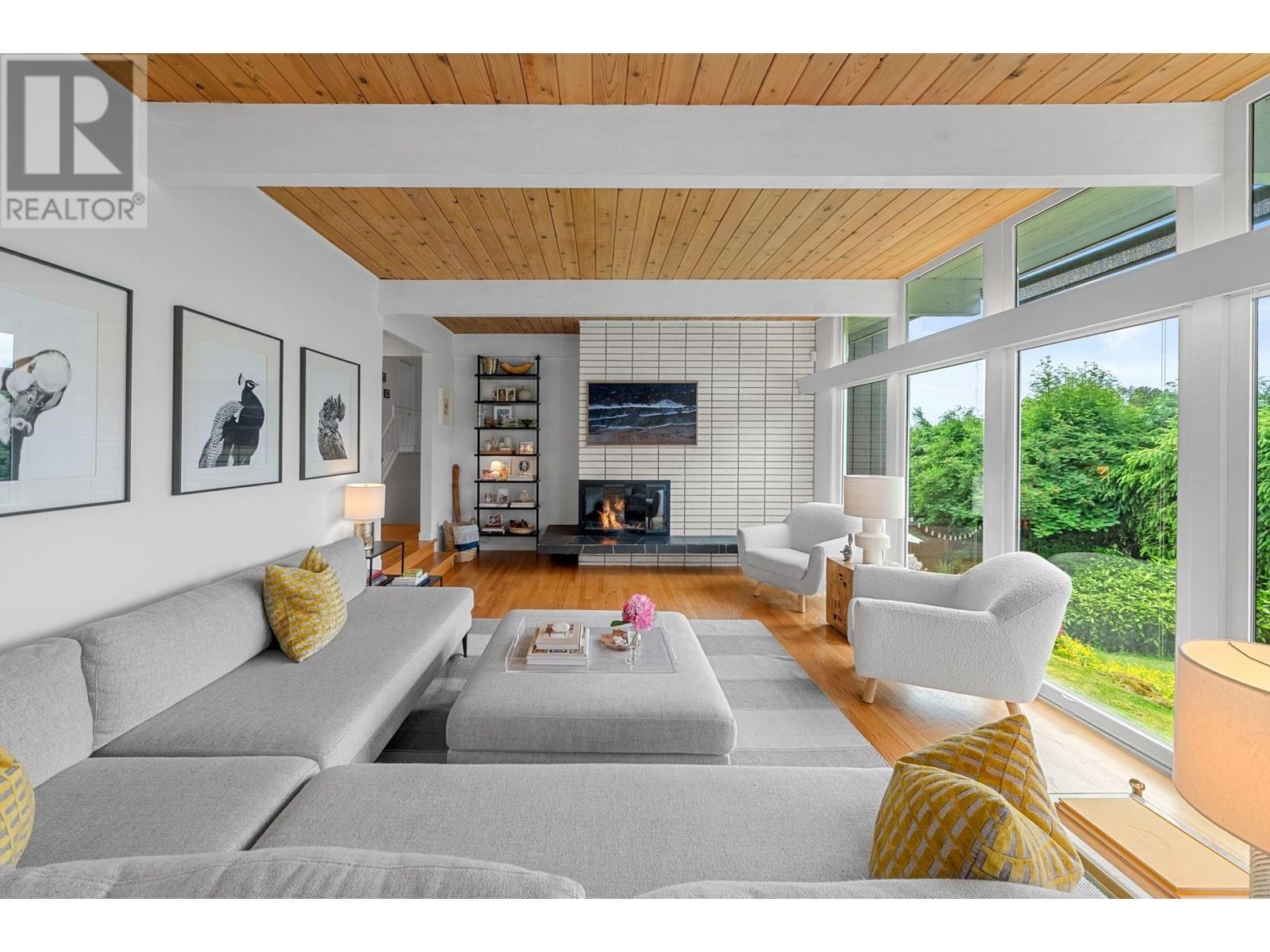 3455 CALDER AVENUE, north vancouver, British Columbia V7N3R8