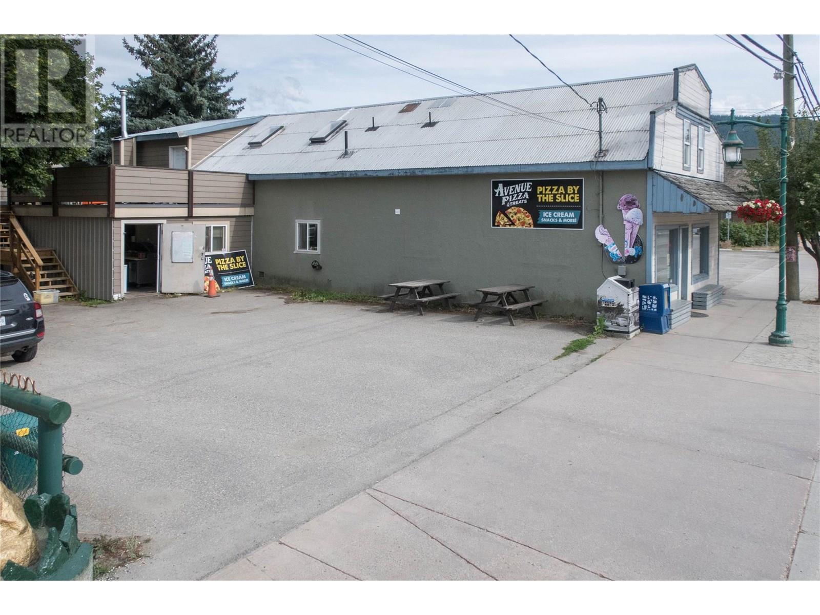 2037 Shuswap Avenue, Lumby, British Columbia  V0E 2G0 - Photo 3 - 10335273