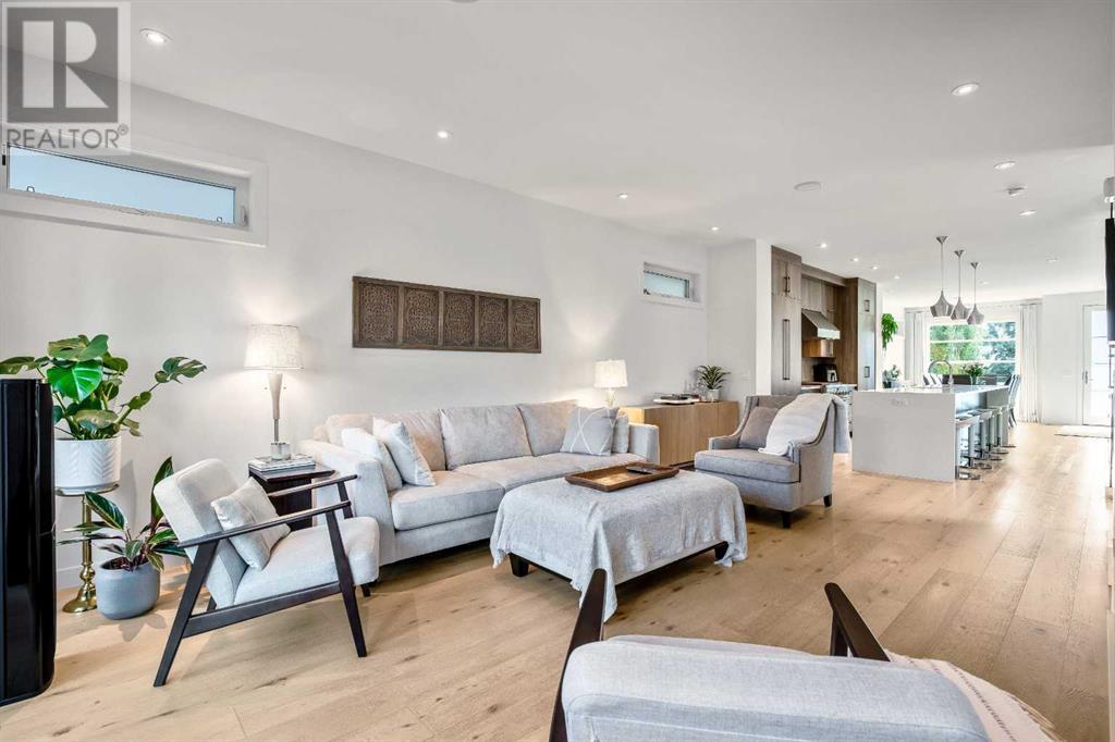 Property at 2136 53 Avenue SW image 3