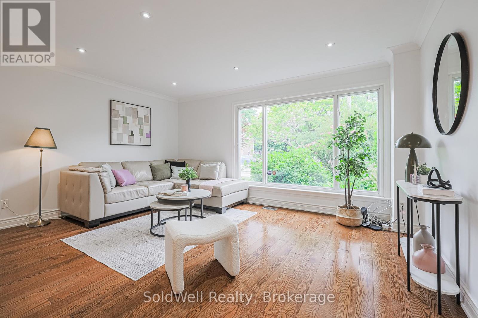 Property at 9 LYNEDOCK CRESCENT image 1