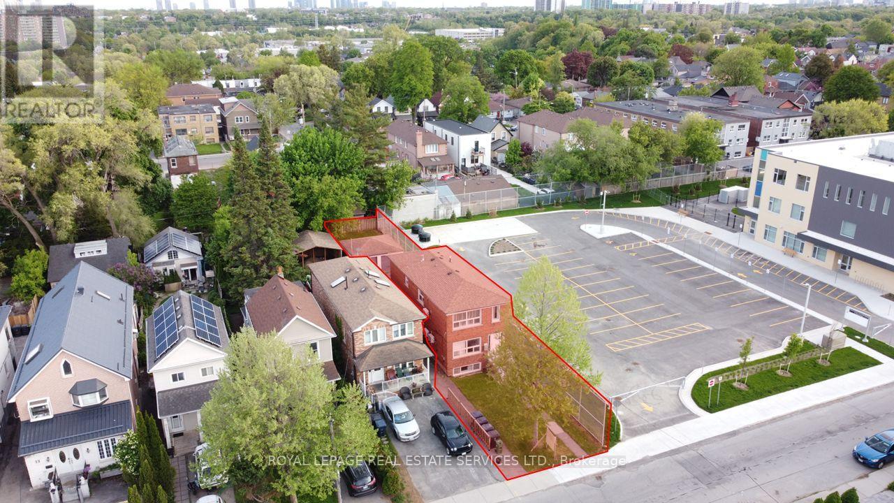 11 Dennis Avenue, Toronto, Ontario  M6N 2T7 - Photo 16 - W12162812