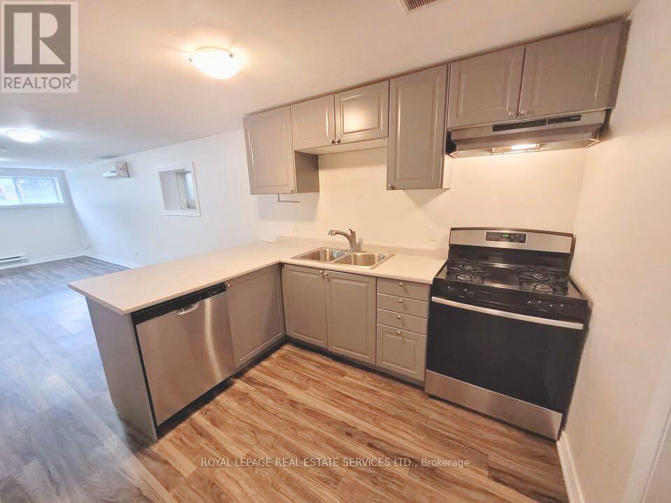 11 Dennis Avenue, Toronto, Ontario  M6N 2T7 - Photo 7 - W12162812