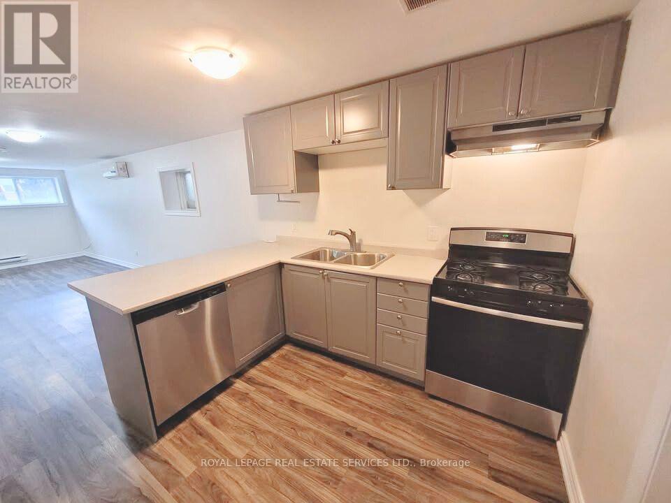 11 Dennis Avenue, Toronto, Ontario  M6N 2T7 - Photo 7 - W12162808