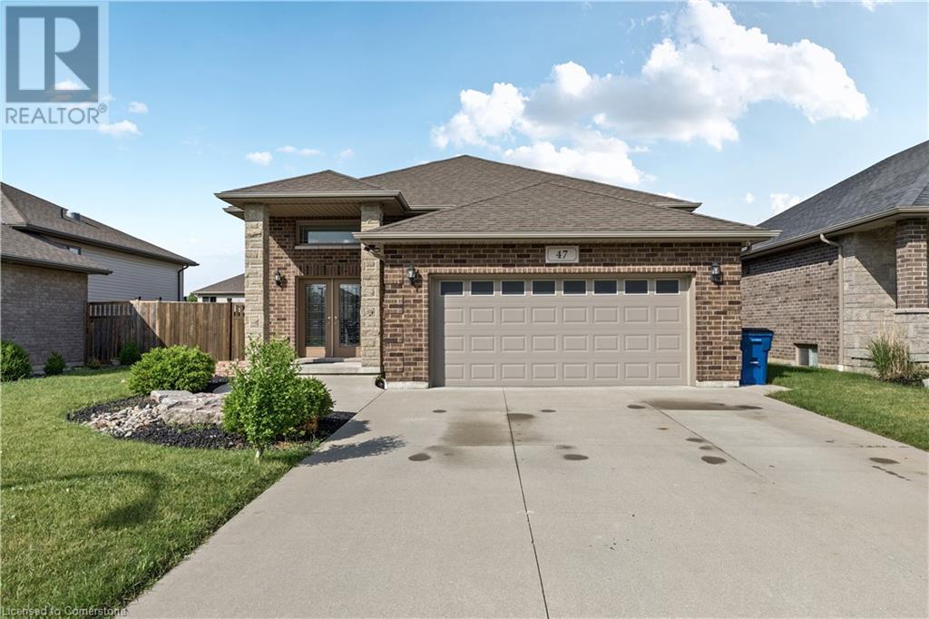47 MOLENGRAAF Way, Chatham, Ontario