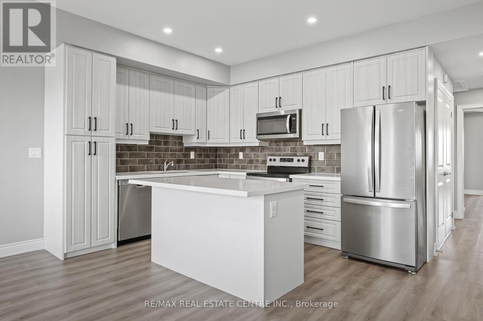 Property at 302 - 721 FRANKLIN BOULEVARD image 5