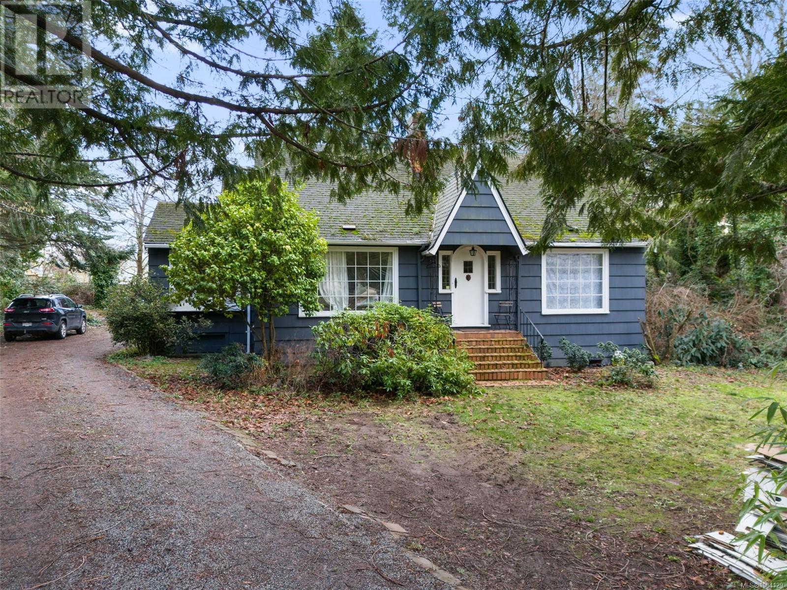 Property at 2895 Murray Dr image 5