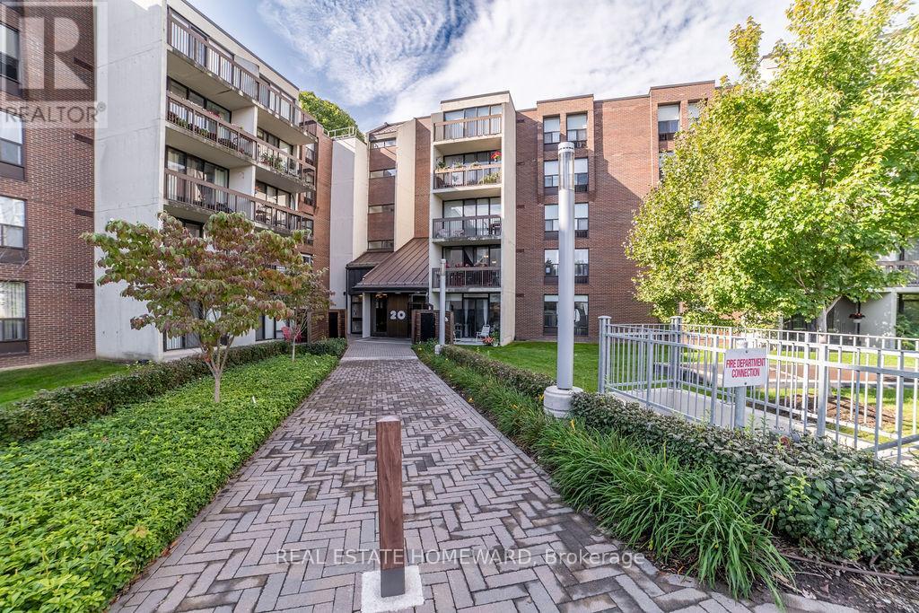 415 - 20 Fashion Roseway, Toronto (Willowdale East), Ontario  M2N 6B5 - Photo 2 - C12234391