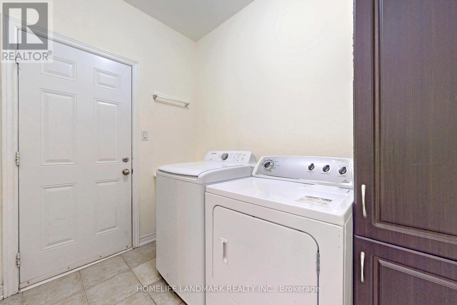 52 Chelsea Crescent, Bradford West Gwillimbury (Bradford), Ontario  L3Z 0J7 - Photo 12 - N12234402