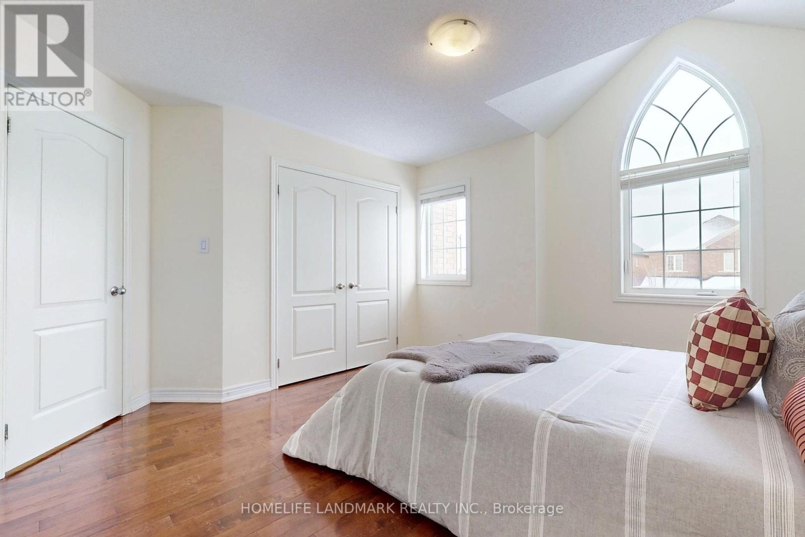 52 Chelsea Crescent, Bradford West Gwillimbury (Bradford), Ontario  L3Z 0J7 - Photo 21 - N12234402