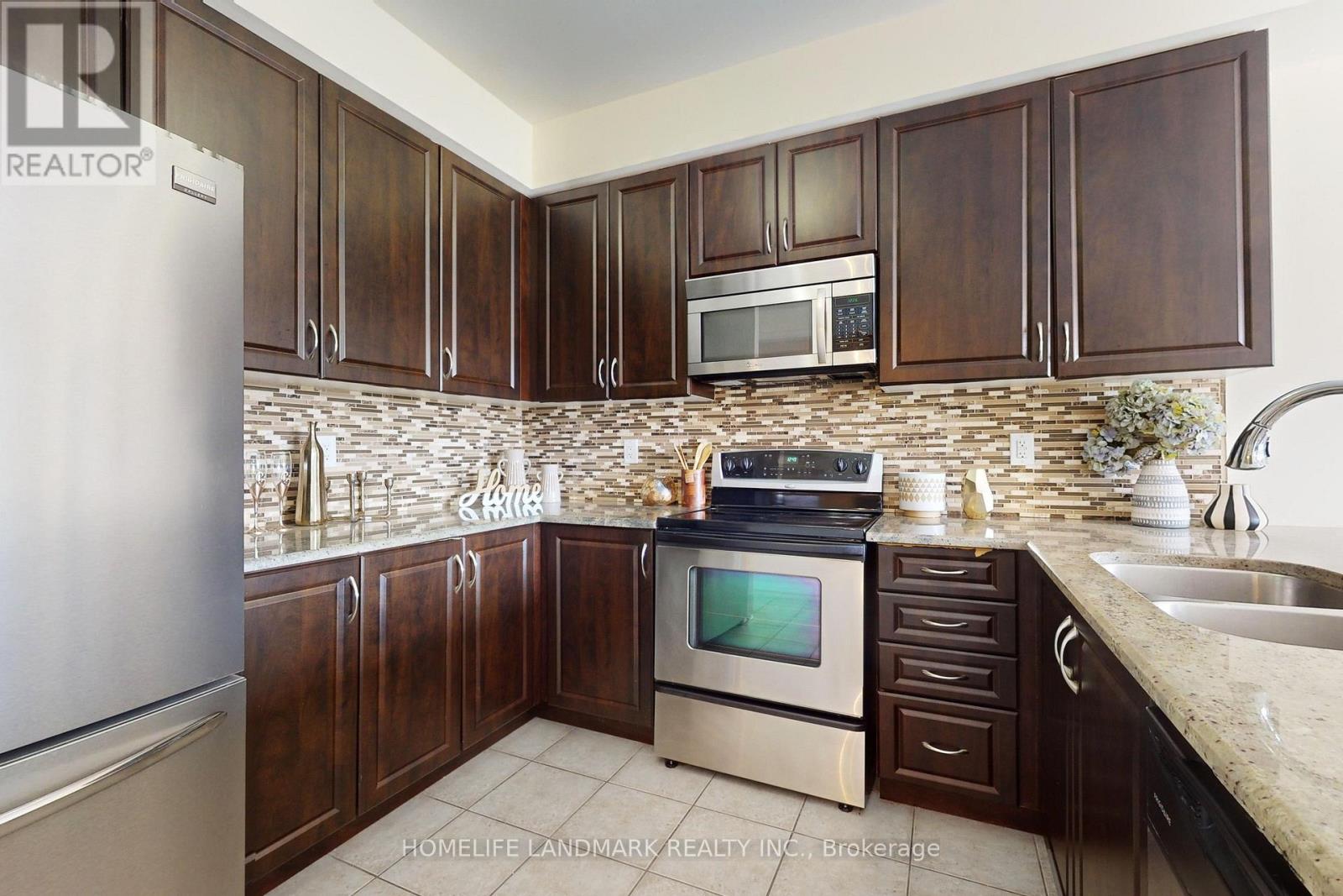 52 Chelsea Crescent, Bradford West Gwillimbury (Bradford), Ontario  L3Z 0J7 - Photo 7 - N12234402