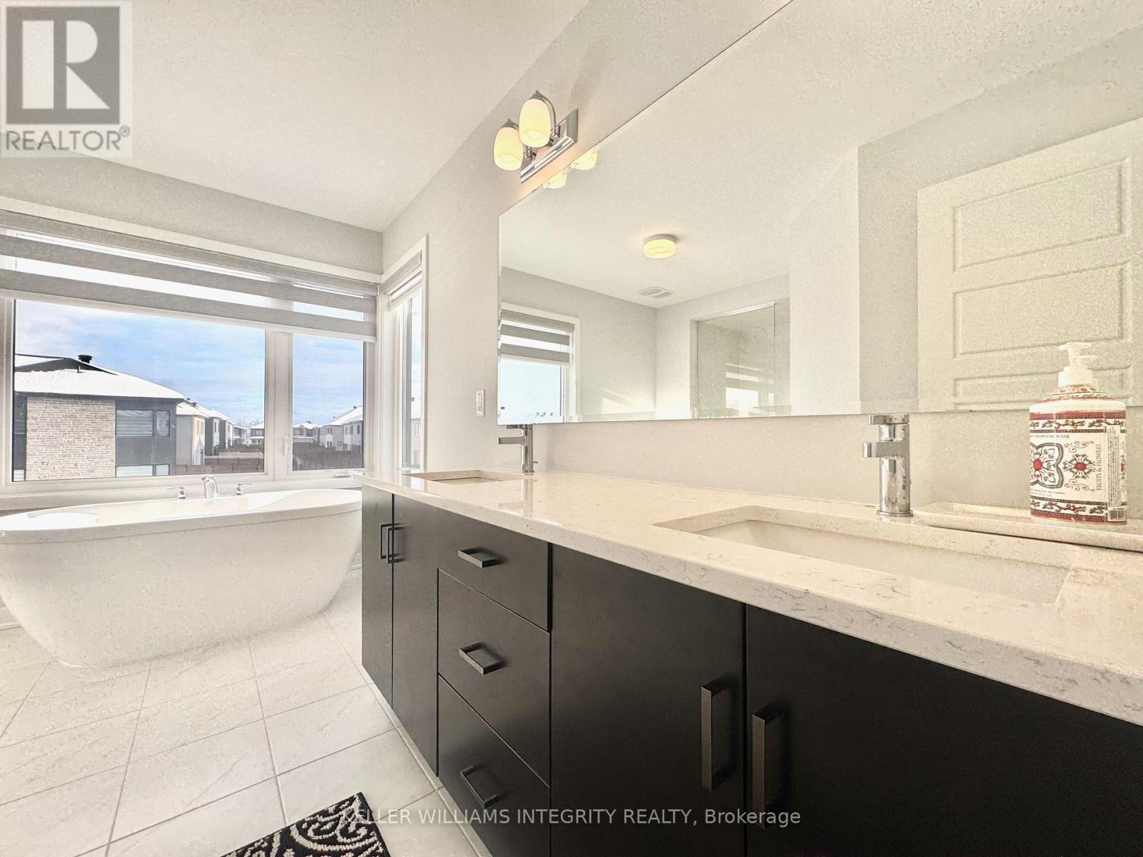 830 Crossgate Street, Ottawa, Ontario  K2J 7E5 - Photo 12 - X12234440