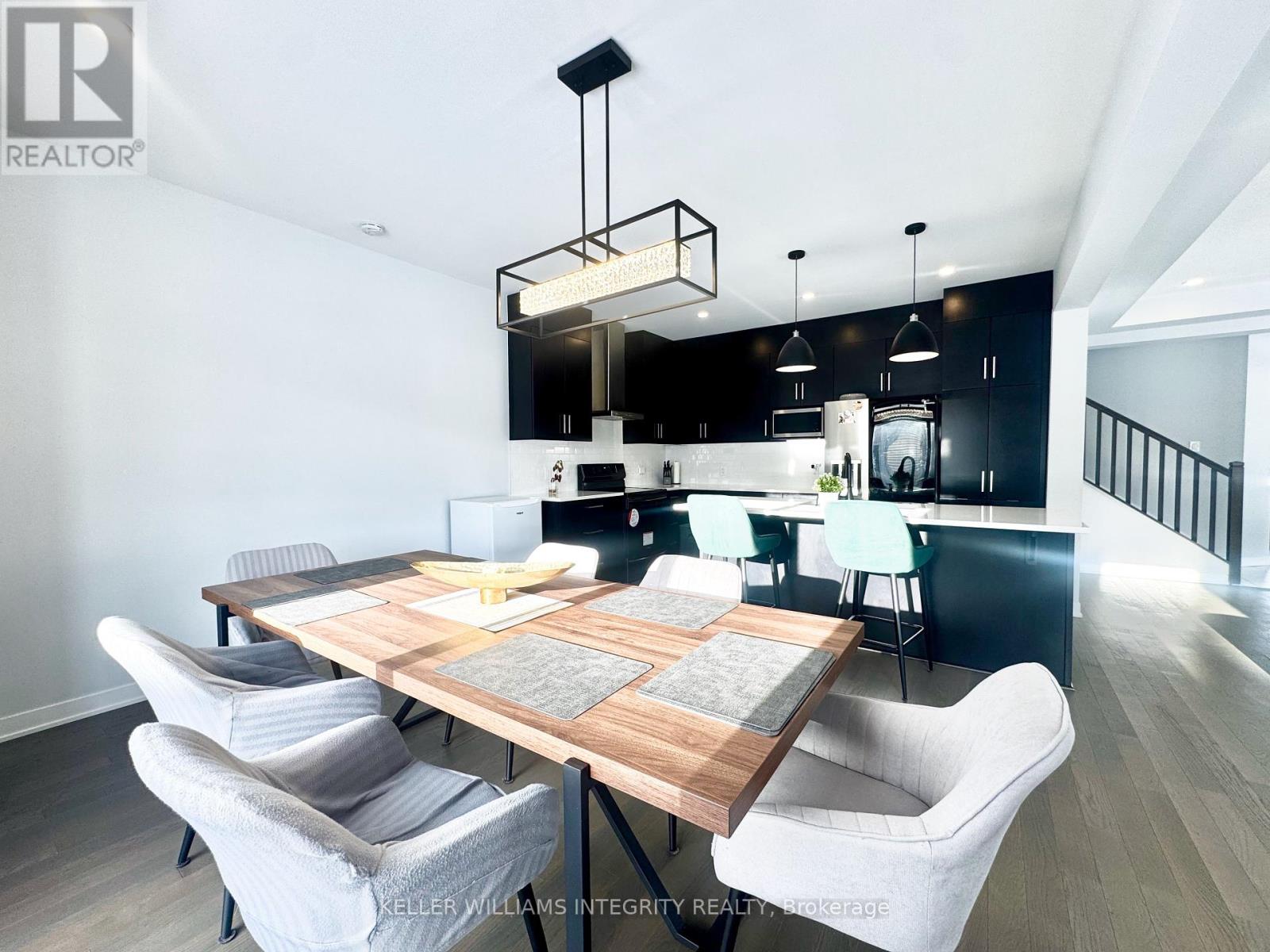 830 Crossgate Street, Ottawa, Ontario  K2J 7E5 - Photo 4 - X12234440