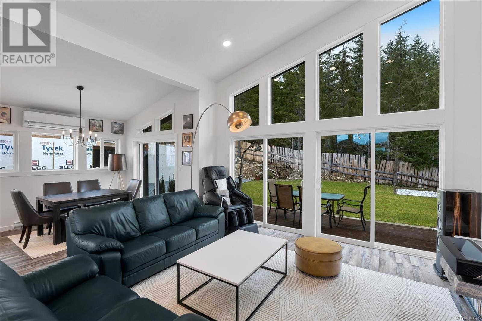 Property at 545 Mountain View Dr image 5
