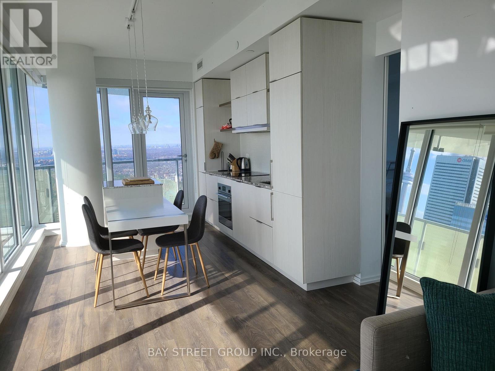 5709 - 197 Yonge Street, Toronto, Ontario  M5B 0C1 - Photo 4 - C12234431