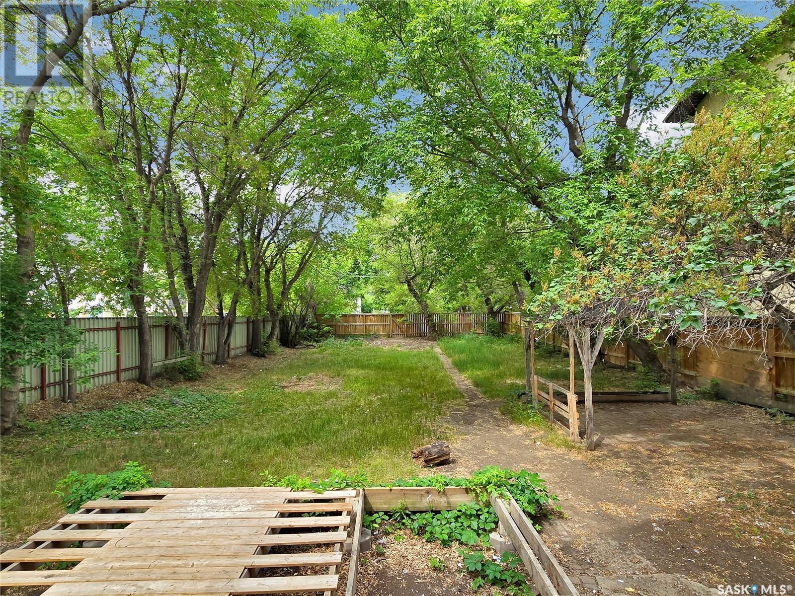 Property at 221 N AVENUE S image 2