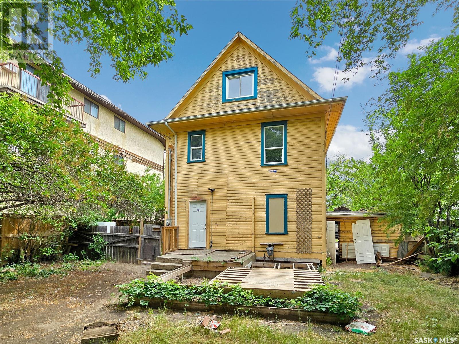Property at 221 N AVENUE S image 3