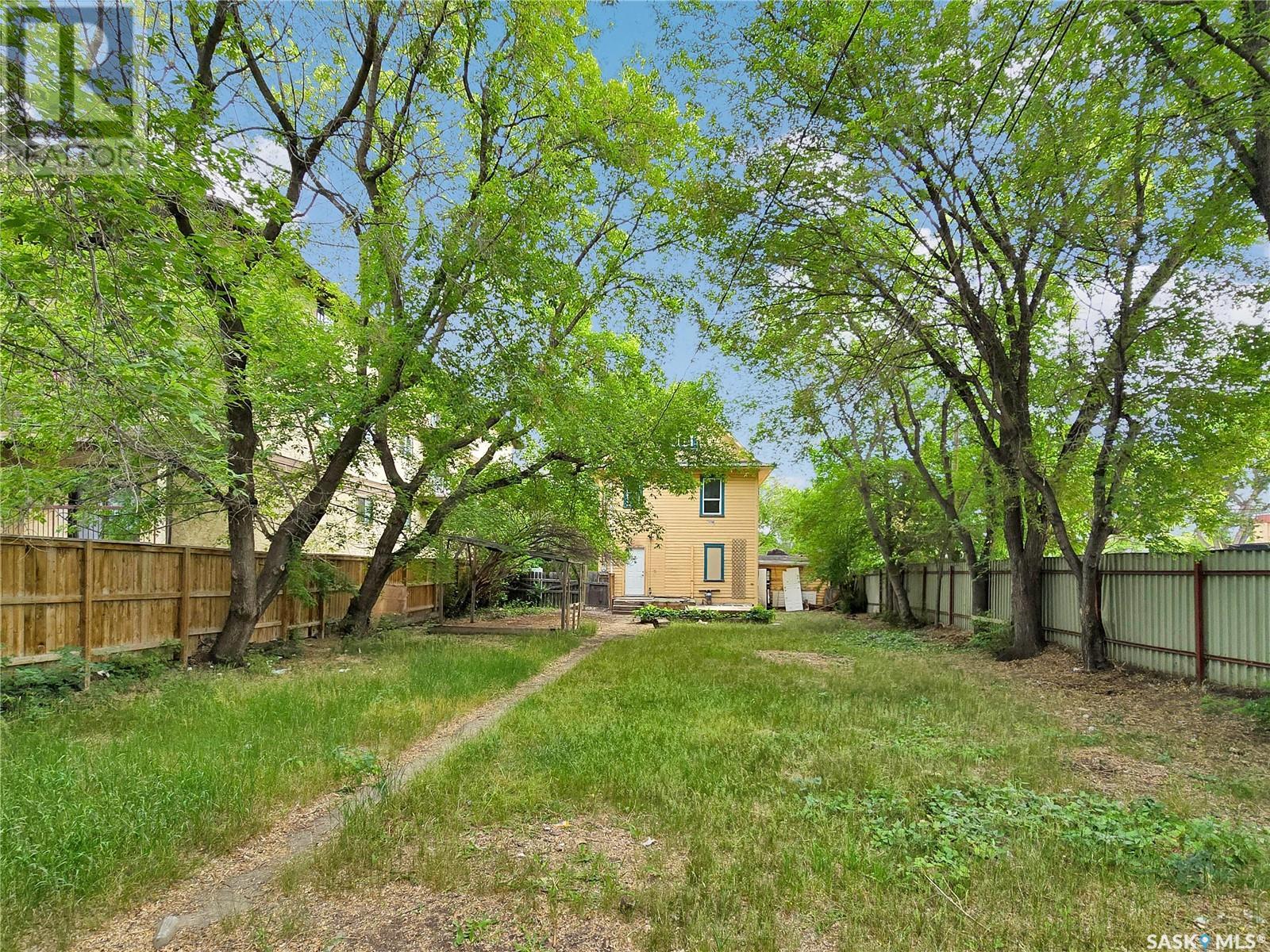 Property at 221 N AVENUE S image 5