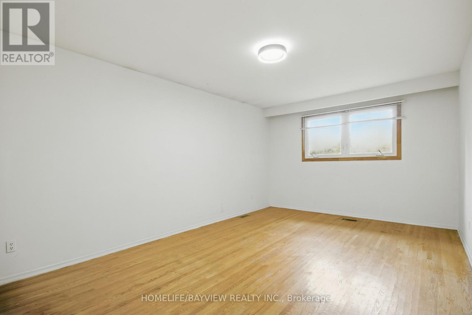 Property at 41 SUNNYWOOD CRESCENT image 5