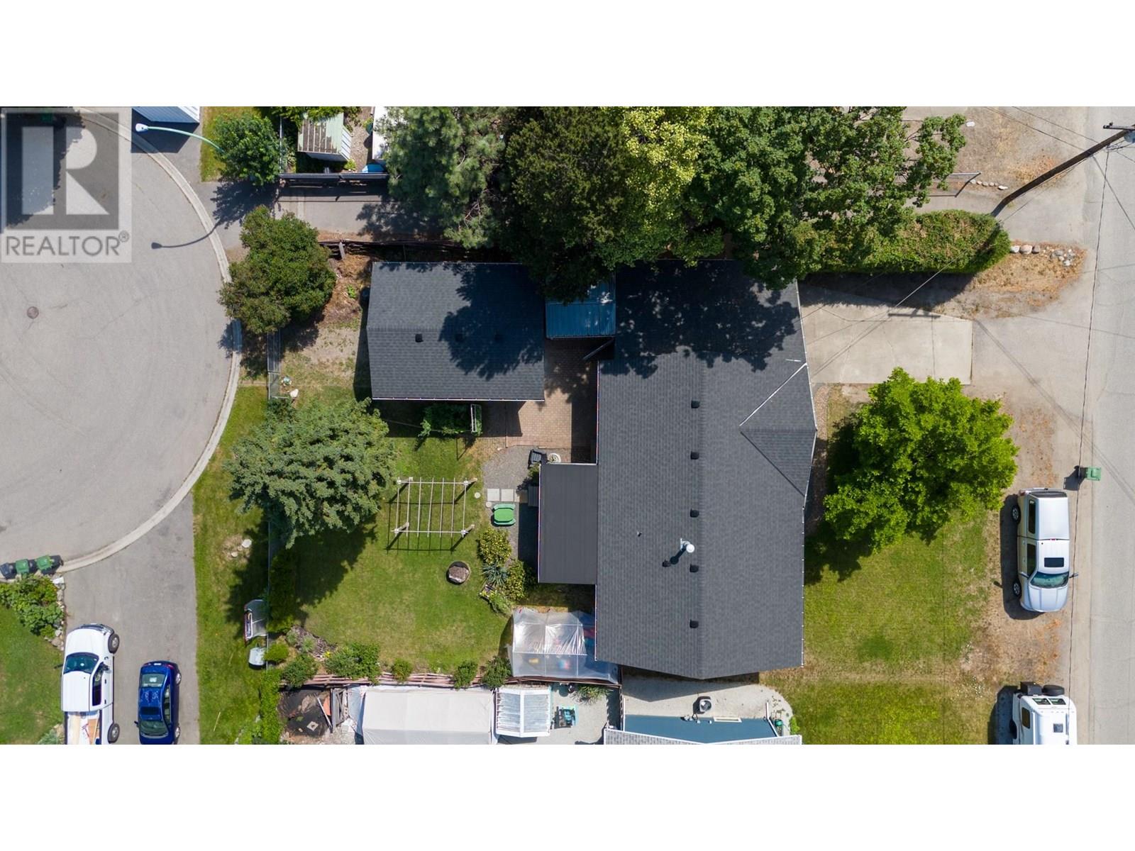 Property at 590 Jaschinsky Road image 4