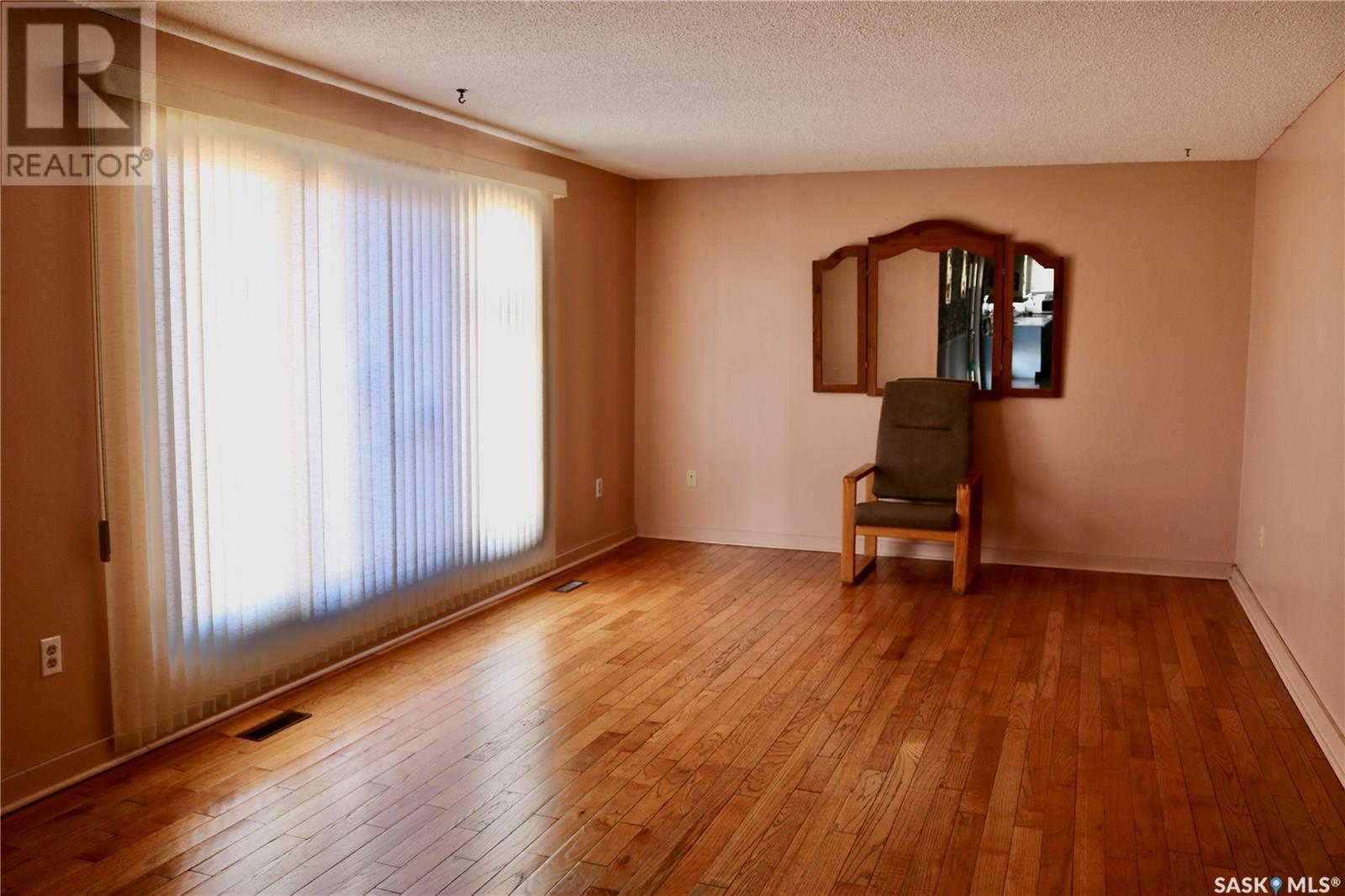 Property at 821 Centennial CRESCENT image 2