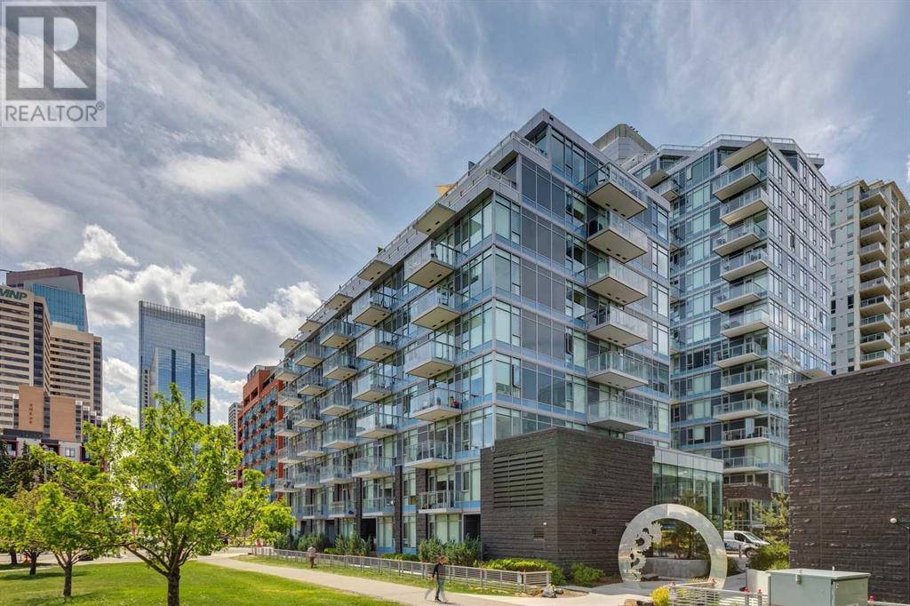 Property at 902, 118 Waterfront Court SW image 4