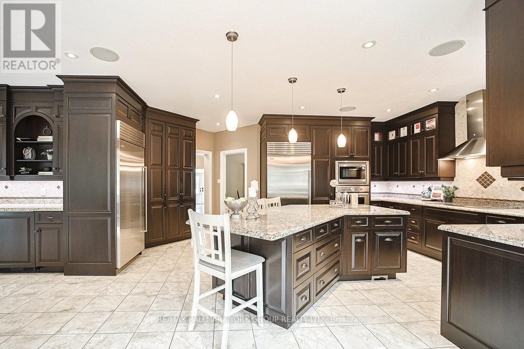 Property at 1032 SIR IVOR COURT image 4