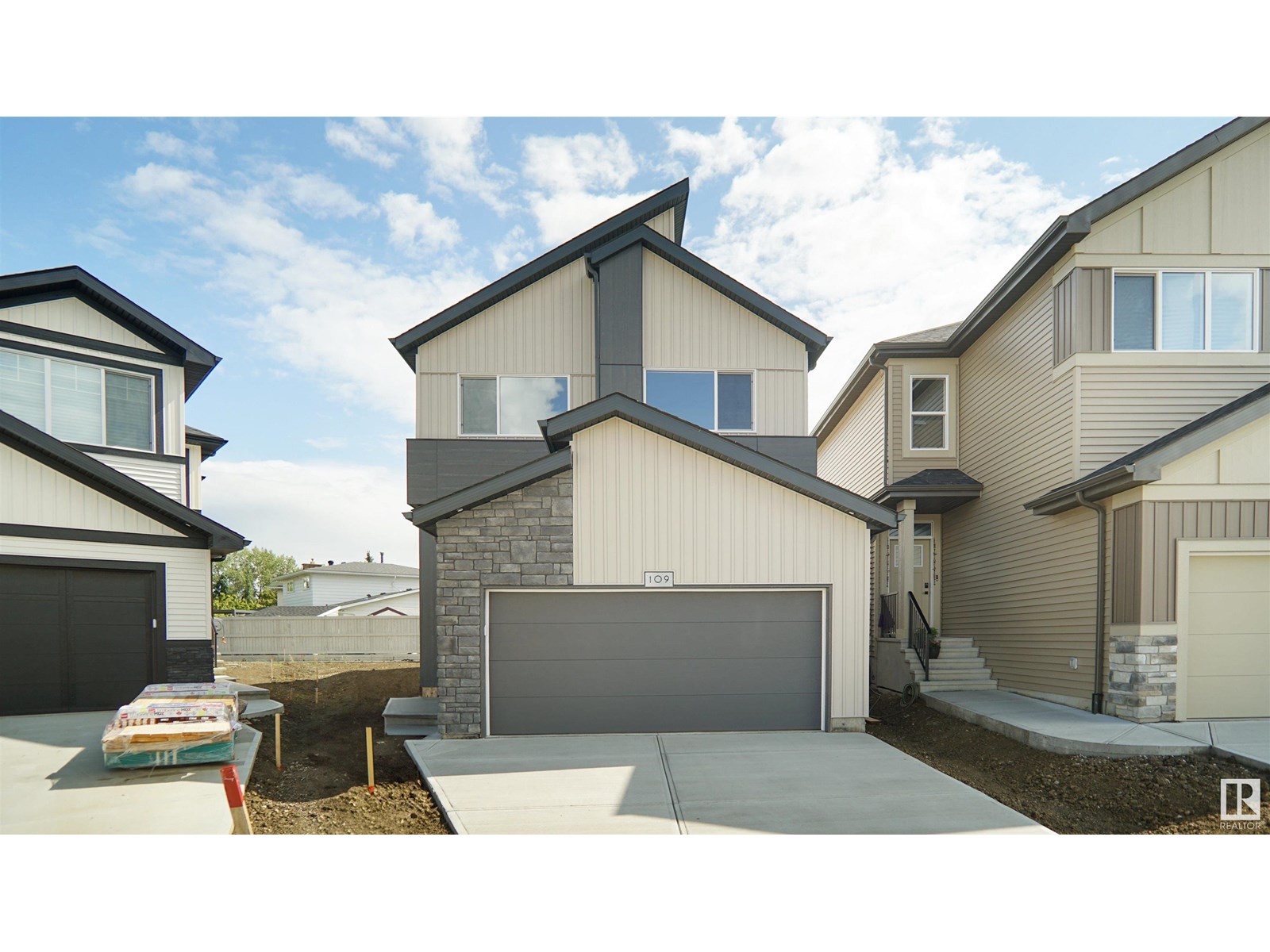 Property at 109 ELSINORE PL NW image 5