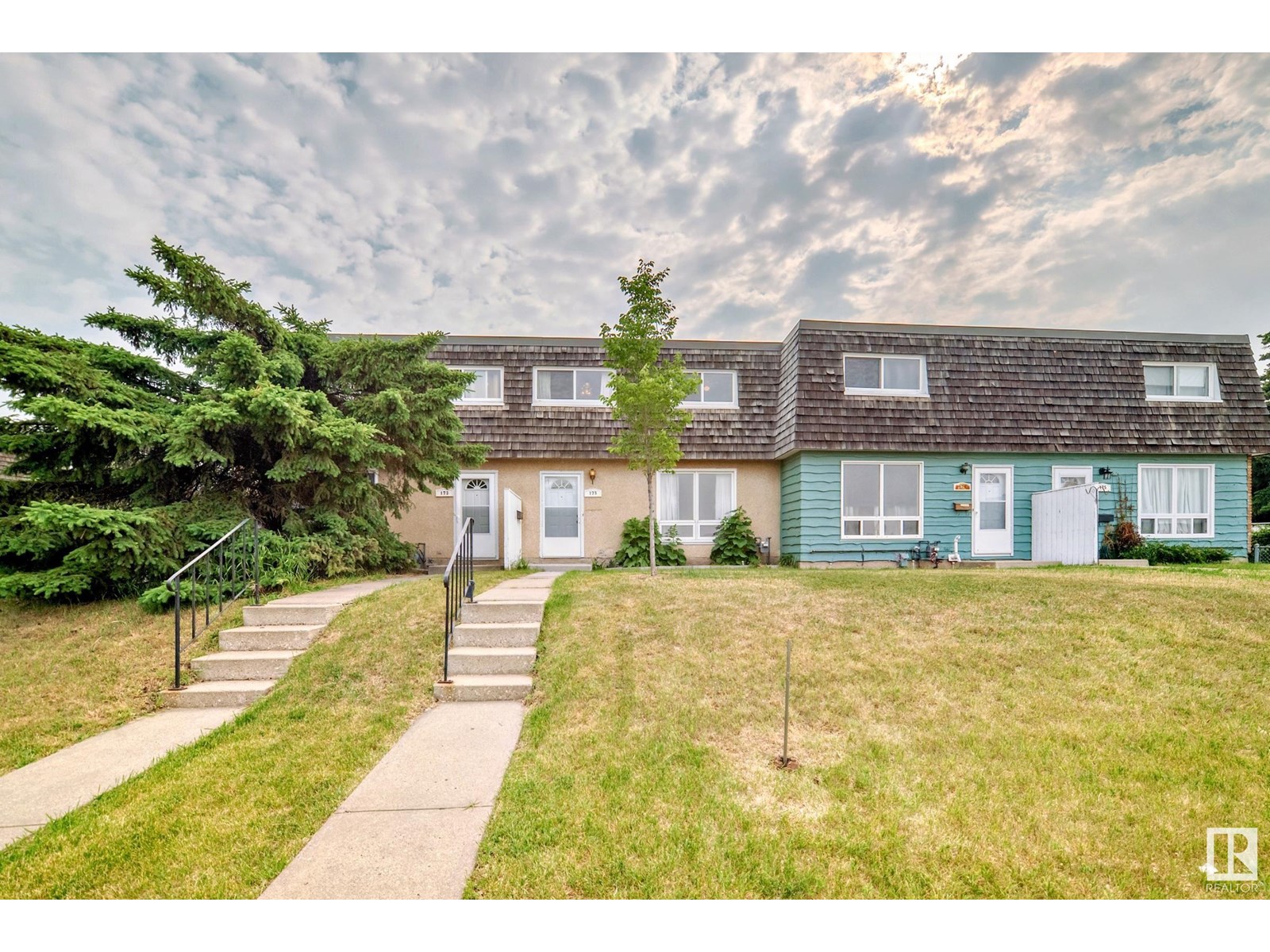 Property at 173 MAYFAIR MEWS NW image 2