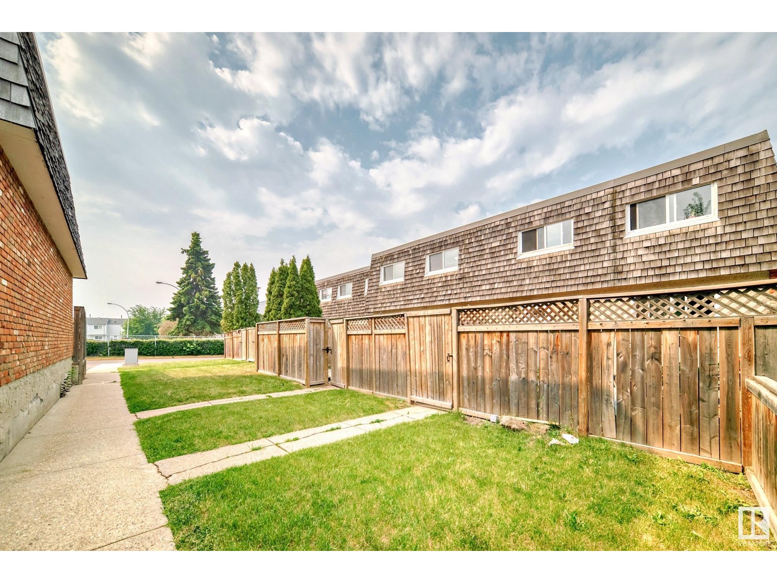 Property at 173 MAYFAIR MEWS NW image 3