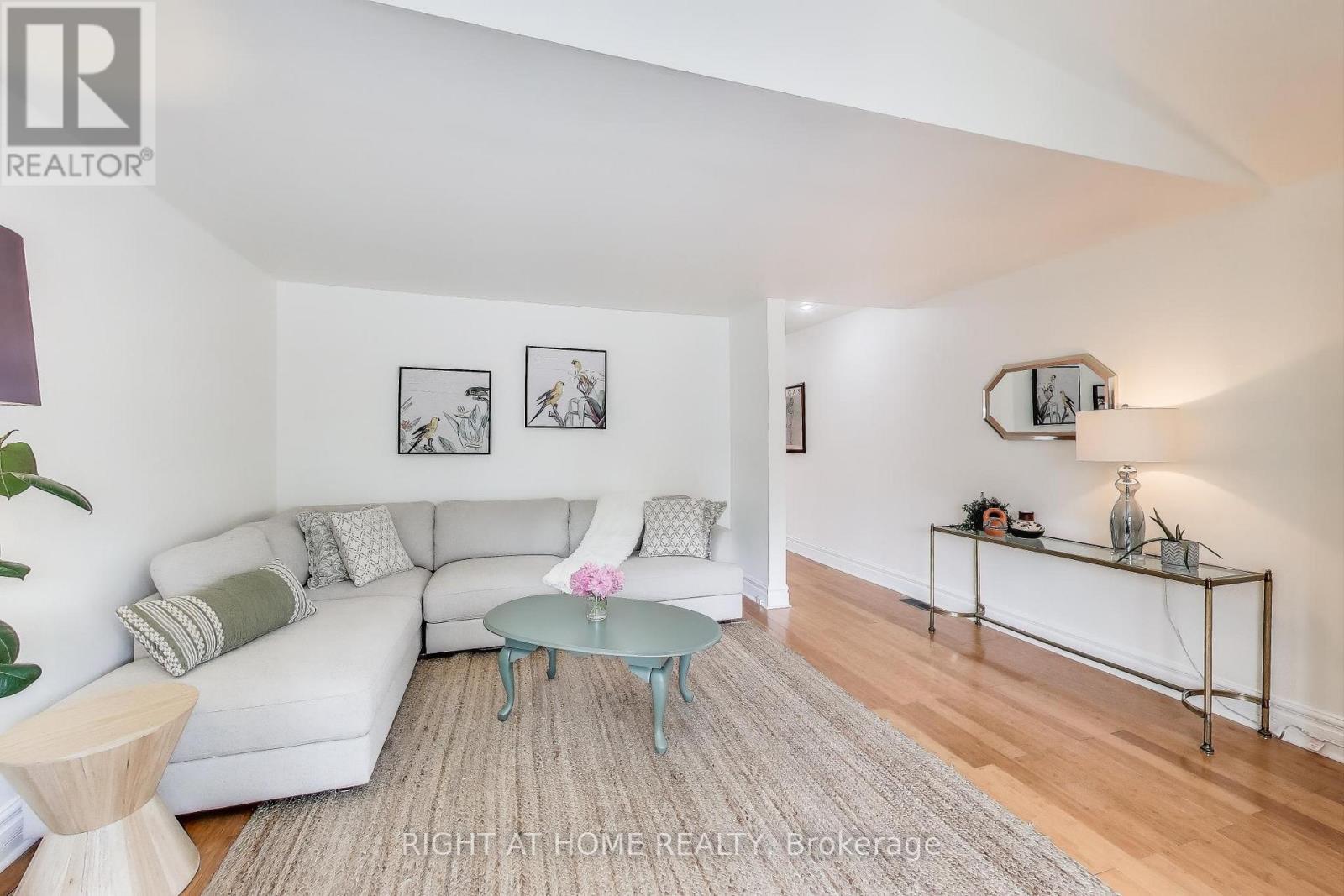 Property at 2 SUTHERLAND AVENUE image 4