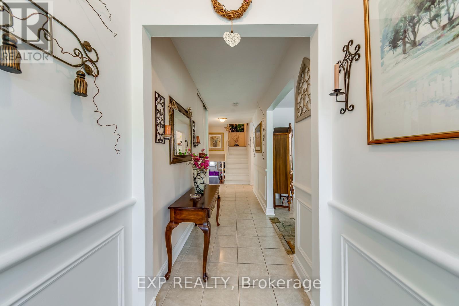 6330 Lorca Crescent, Mississauga (Meadowvale), Ontario  L5N 2J4 - Photo 8 - W12234453