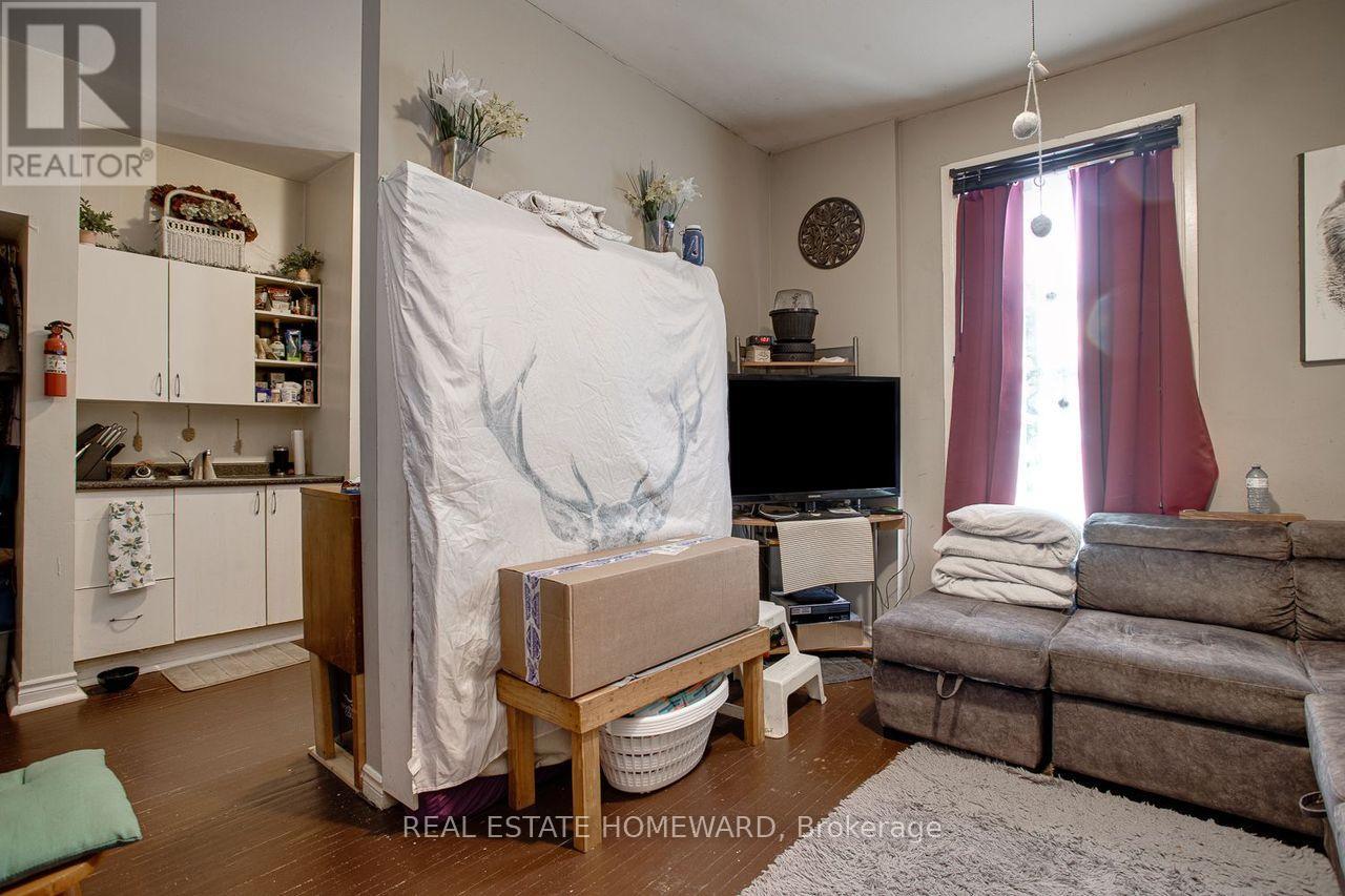 15 - 17 James Street W, Cobourg, Ontario  K9A 2J8 - Photo 10 - X12234472