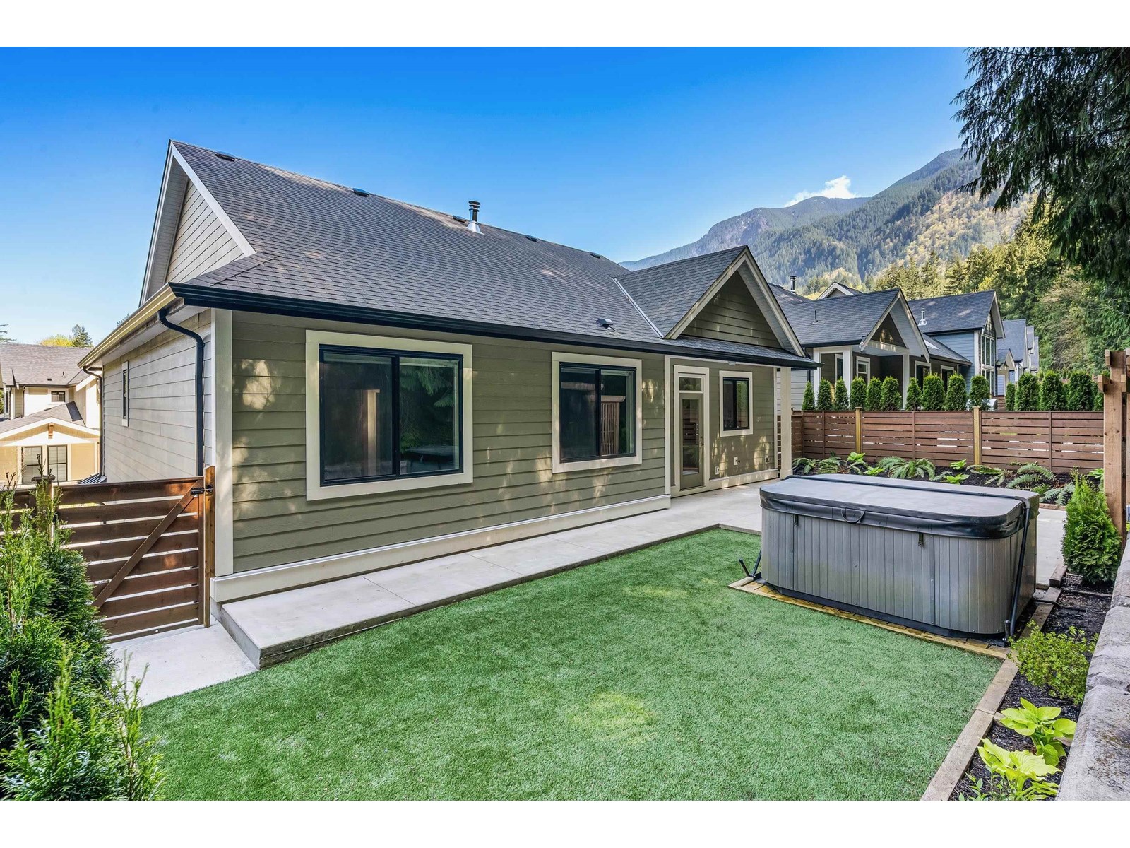 Property at 83 1880 COLUMBIA VALLEY ROAD image 3