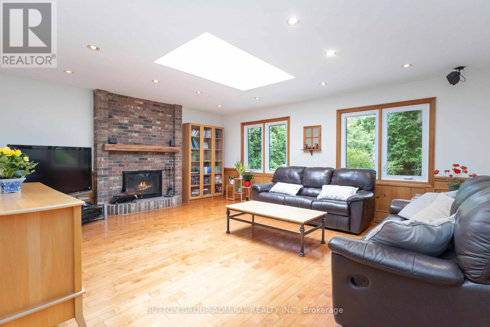 71 Farmstead Road, Toronto, Ontario  M2L 2X2 - Photo 18 - C12234496