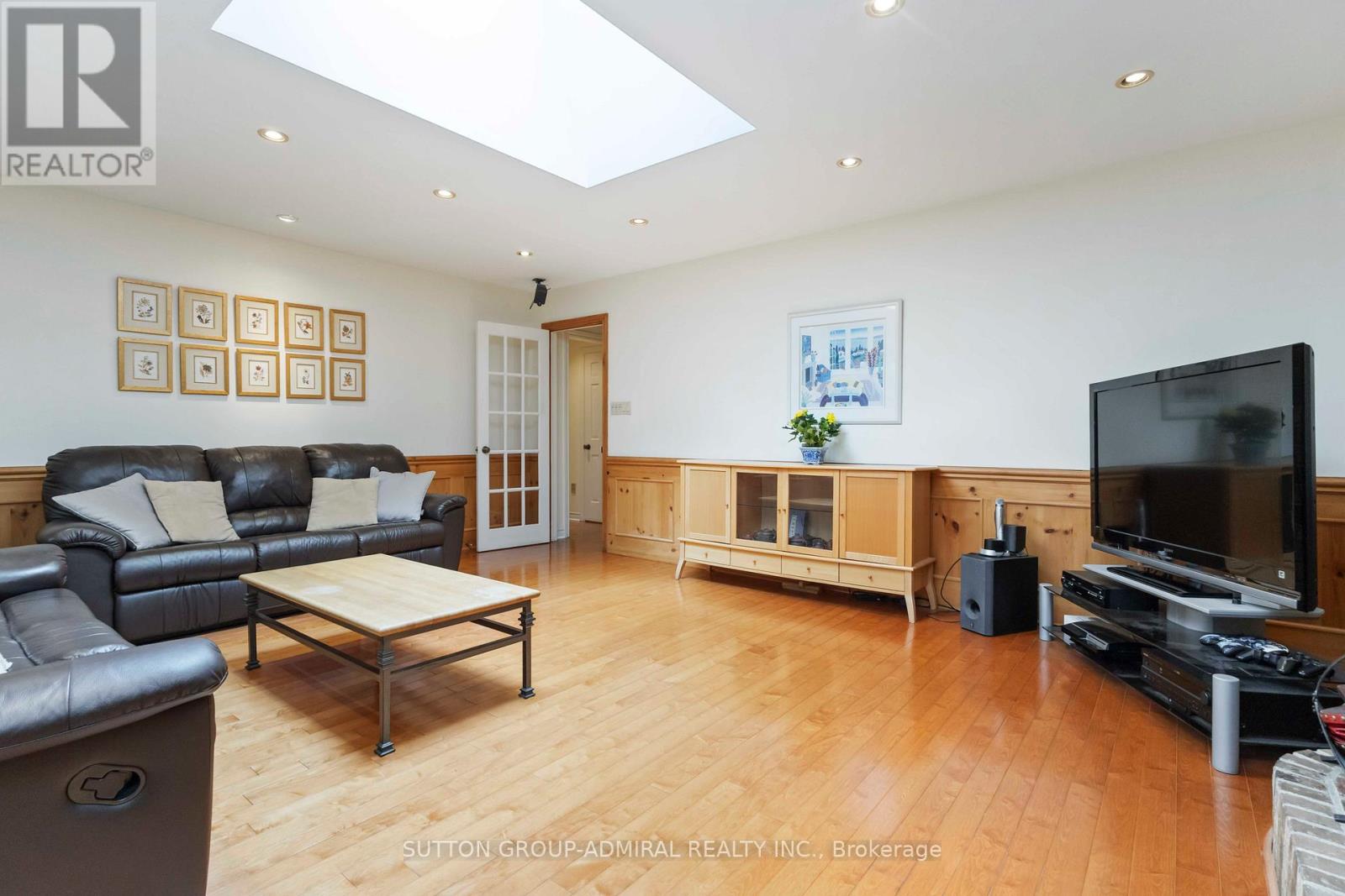 71 Farmstead Road, Toronto, Ontario  M2L 2X2 - Photo 20 - C12234496