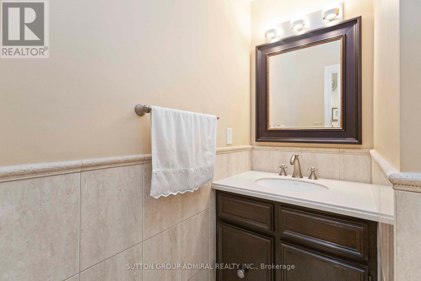 71 Farmstead Road, Toronto, Ontario  M2L 2X2 - Photo 24 - C12234496
