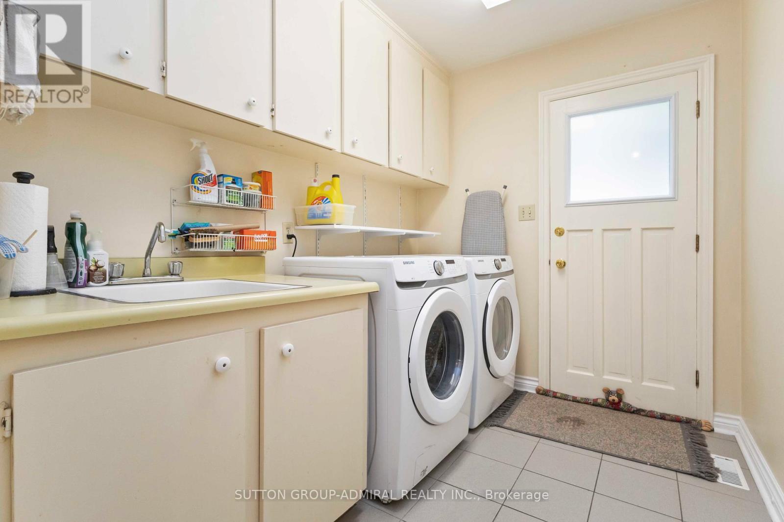 71 Farmstead Road, Toronto, Ontario  M2L 2X2 - Photo 25 - C12234496