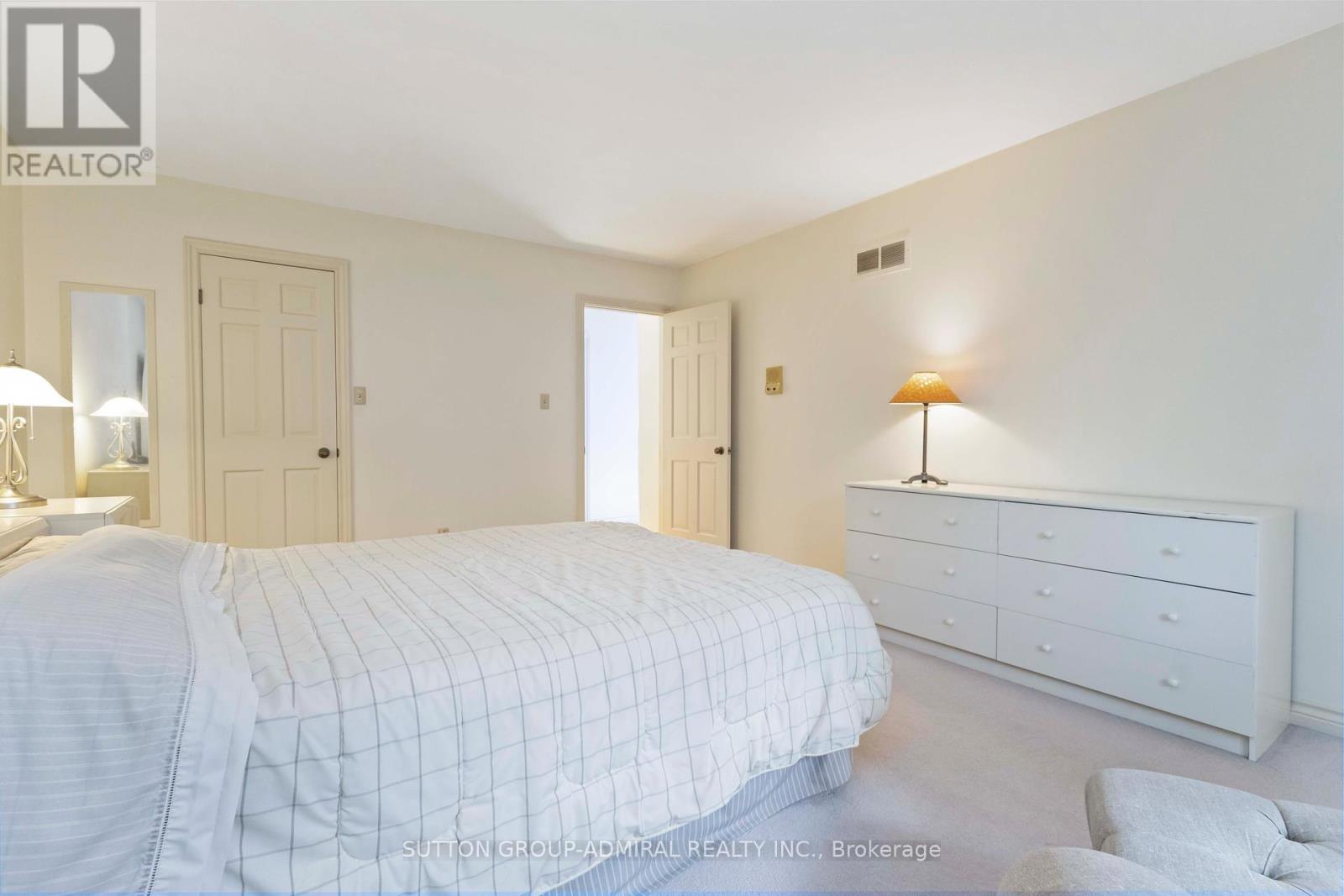 71 Farmstead Road, Toronto, Ontario  M2L 2X2 - Photo 28 - C12234496