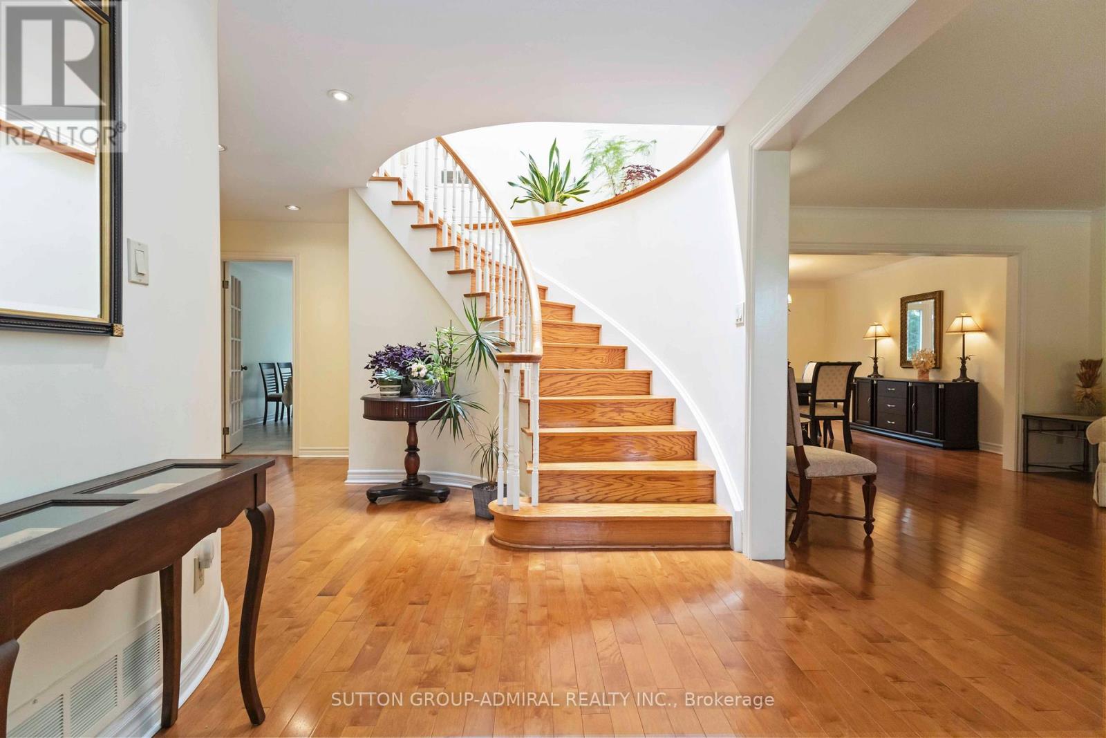 71 Farmstead Road, Toronto, Ontario  M2L 2X2 - Photo 3 - C12234496