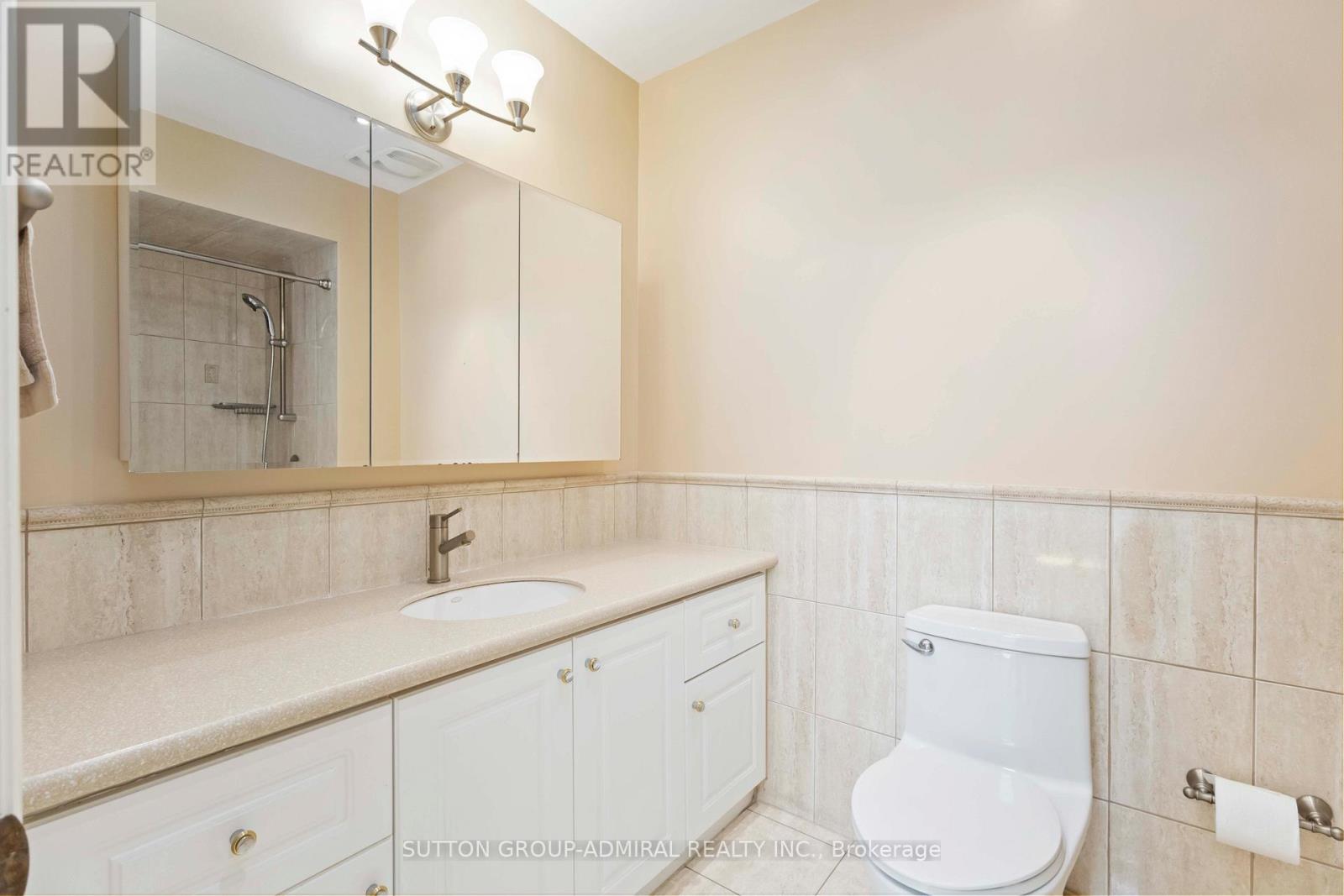 71 Farmstead Road, Toronto, Ontario  M2L 2X2 - Photo 37 - C12234496