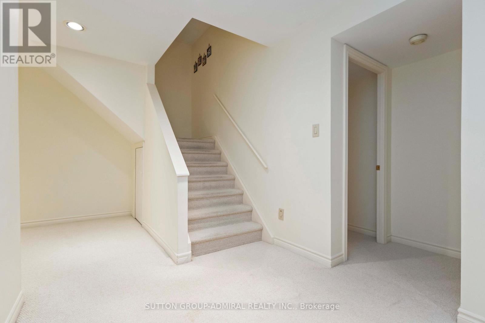 71 Farmstead Road, Toronto, Ontario  M2L 2X2 - Photo 38 - C12234496