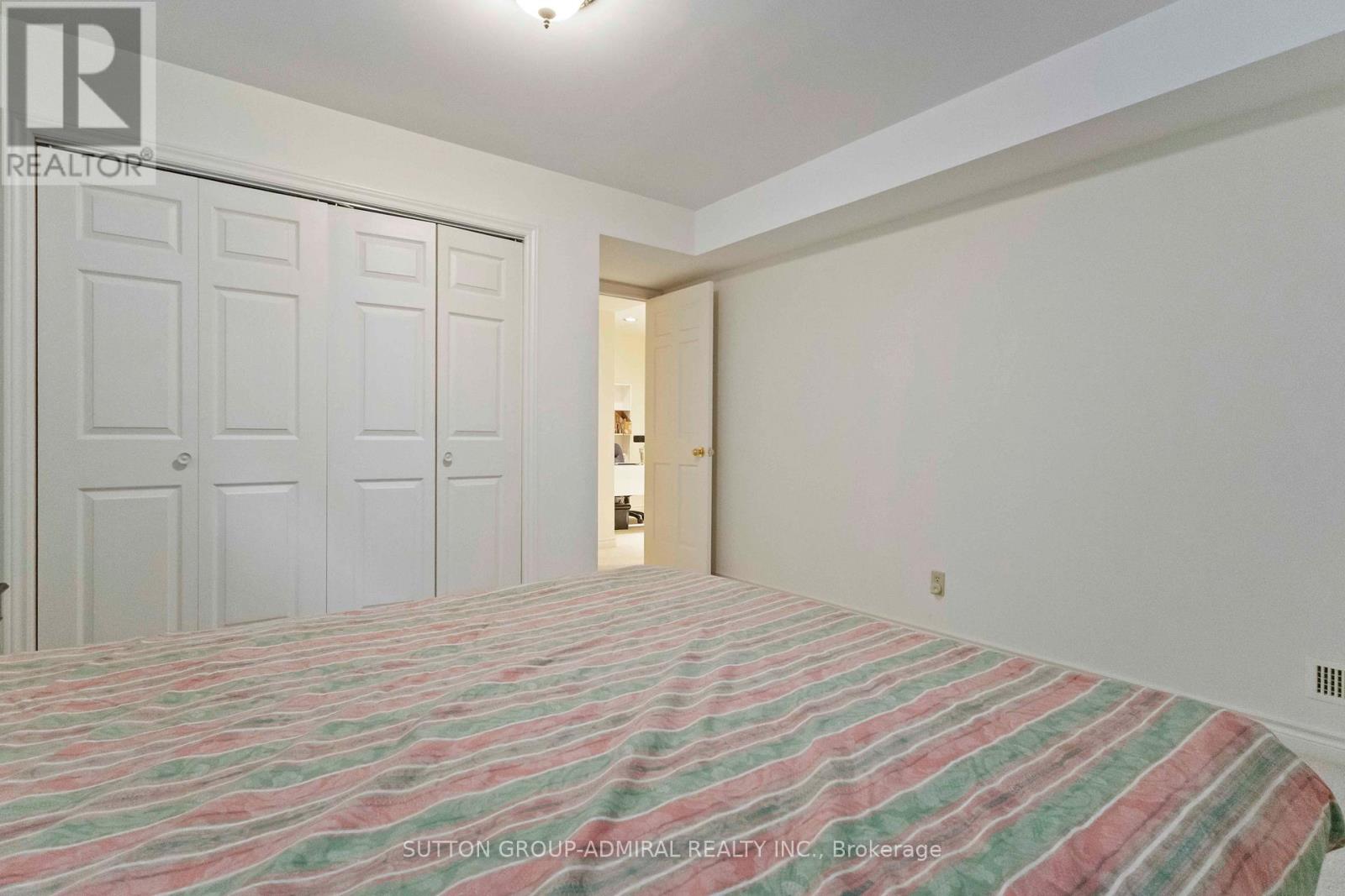 71 Farmstead Road, Toronto, Ontario  M2L 2X2 - Photo 43 - C12234496
