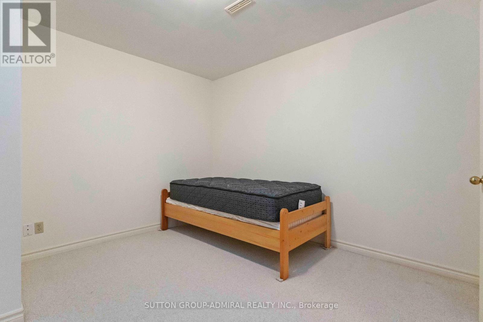 71 Farmstead Road, Toronto, Ontario  M2L 2X2 - Photo 44 - C12234496