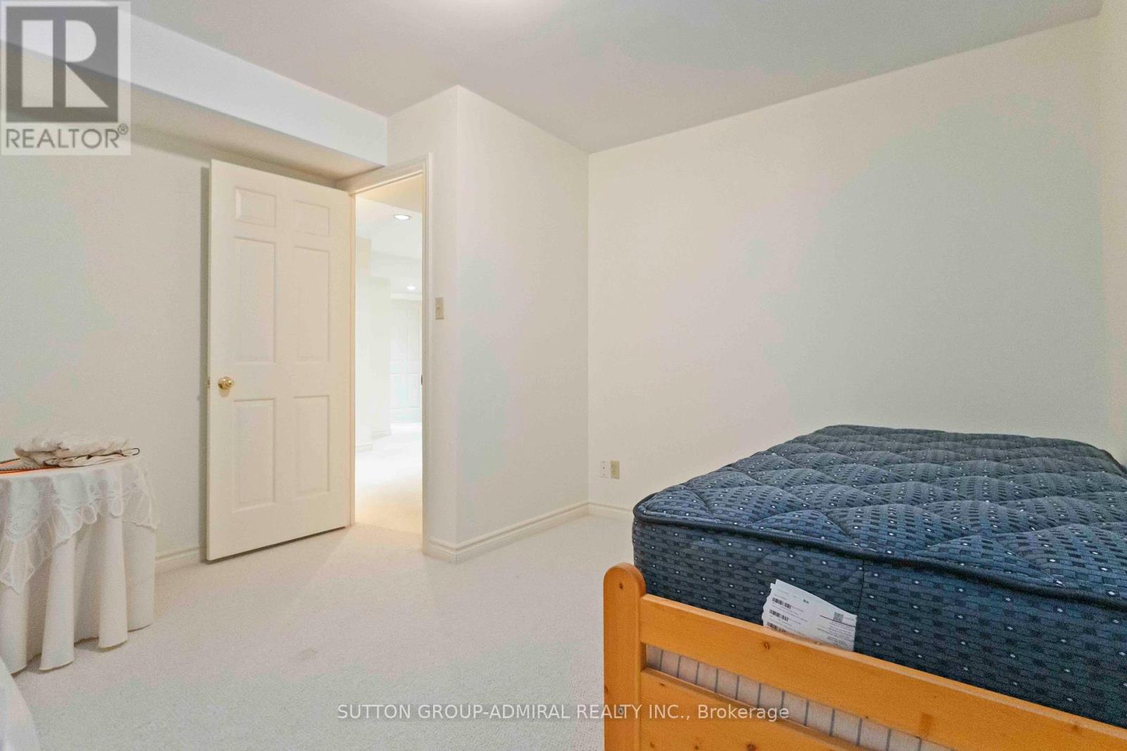 71 Farmstead Road, Toronto, Ontario  M2L 2X2 - Photo 45 - C12234496